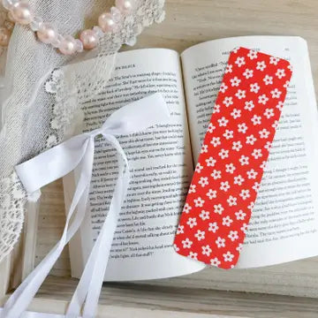 Red Daisies / bookmark