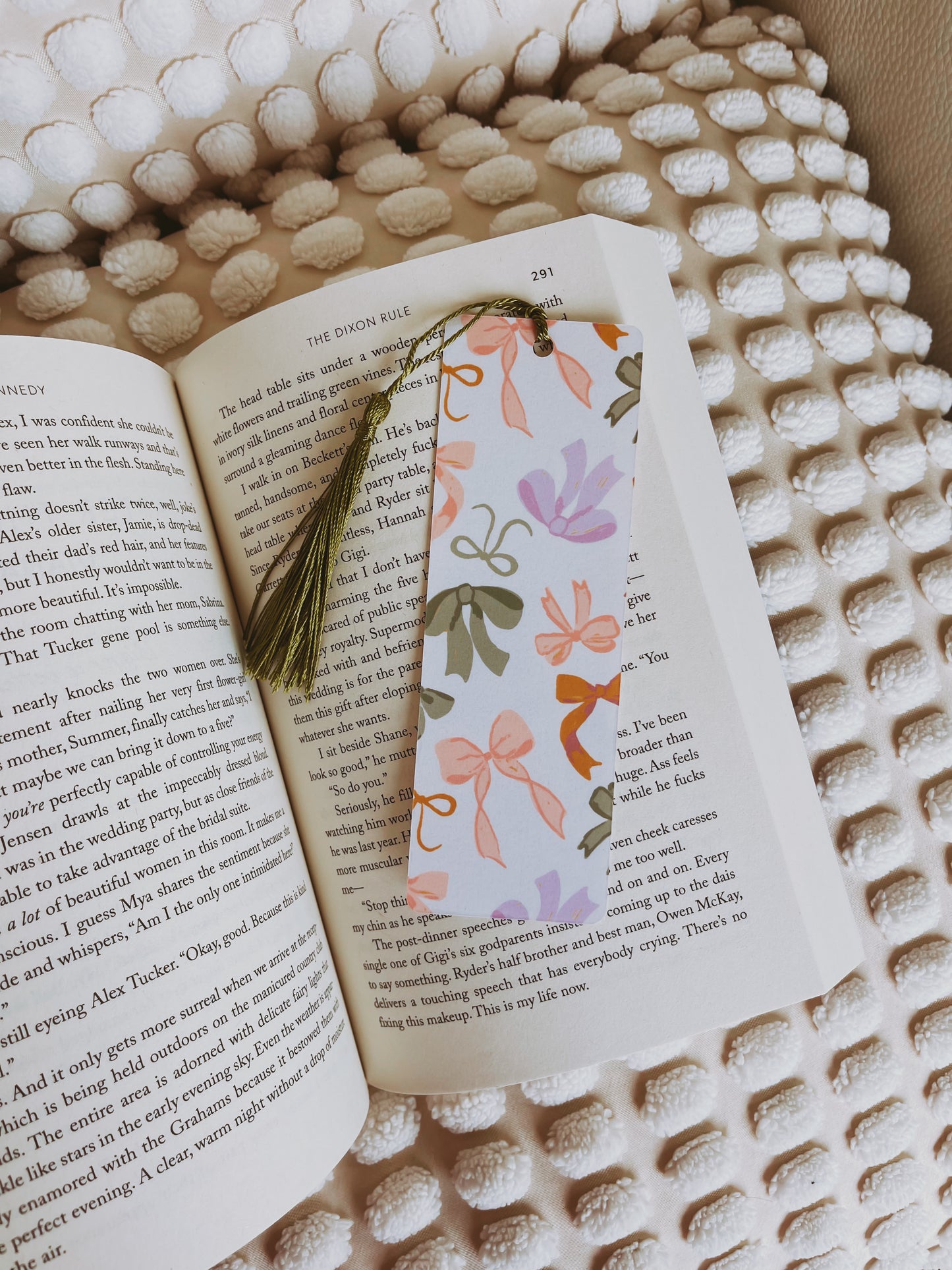 Bows + Tassel / bookmark