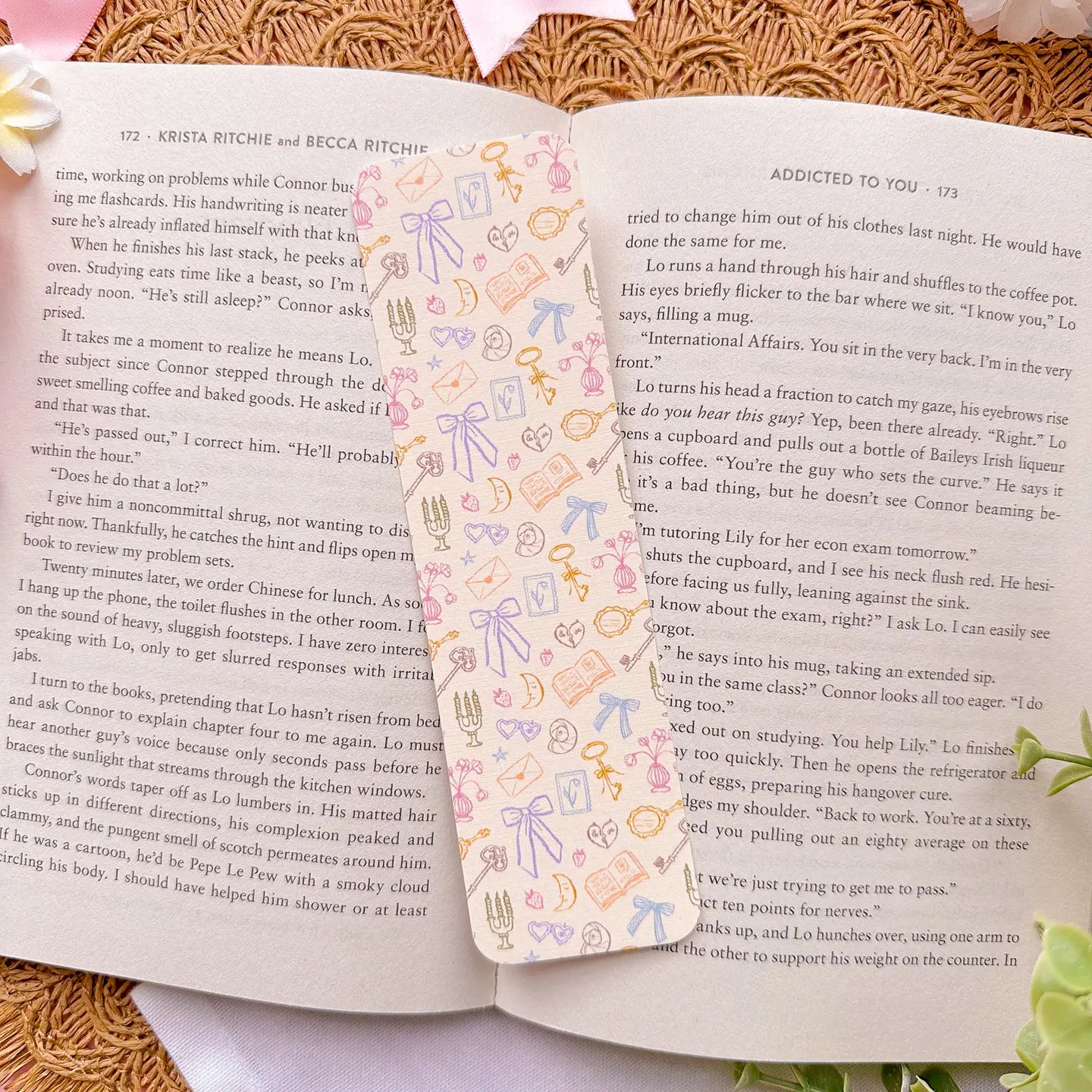 Vintage Trinkets / bookmark