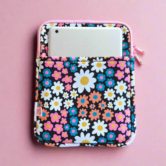 Book / Kindle Sleeve - daisy
