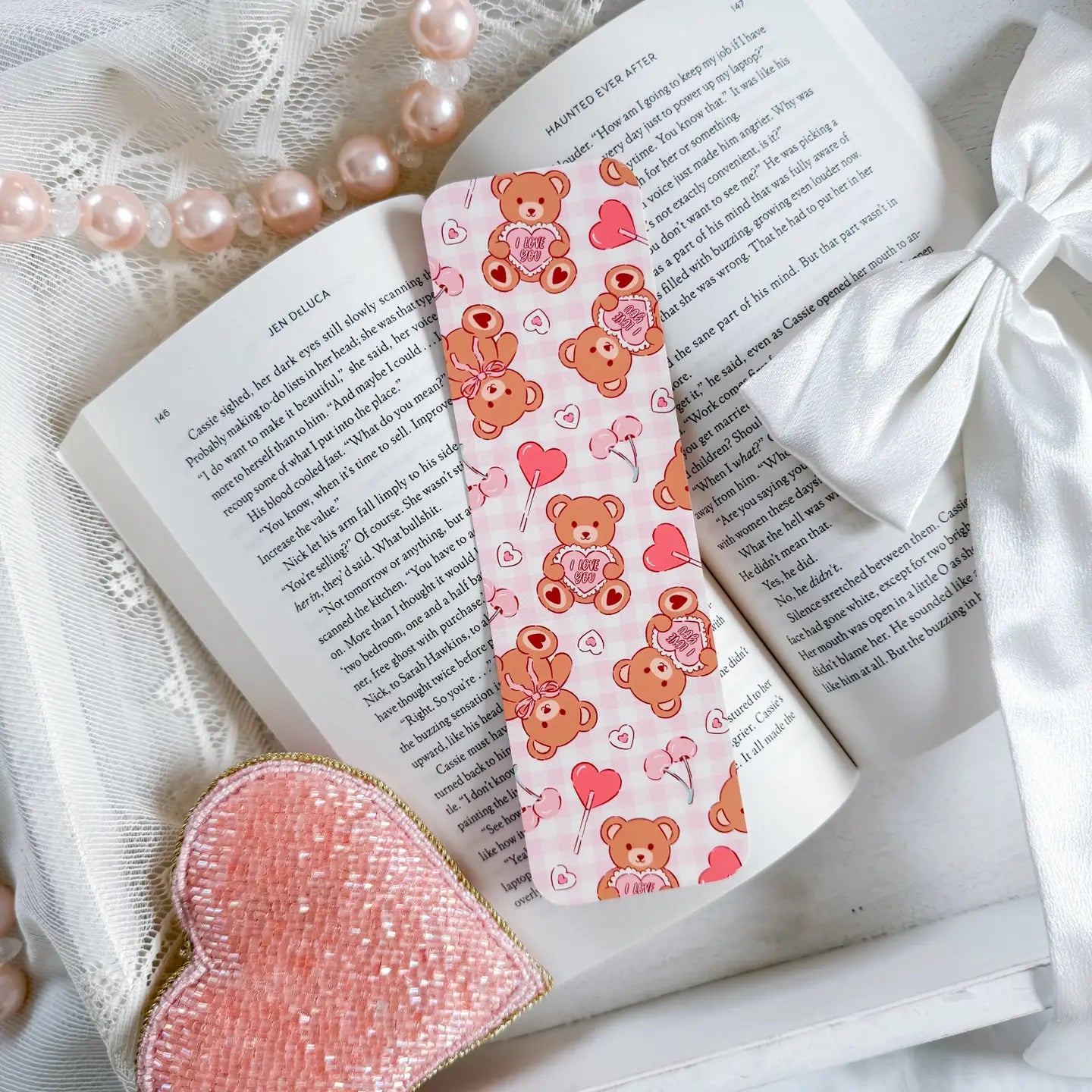 Bear-y Much / bookmark